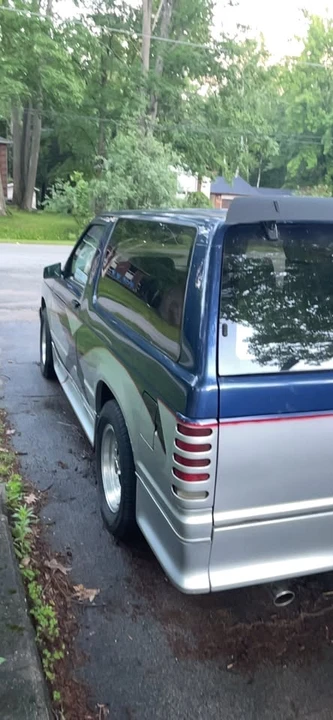 Chevrolet S-10 Blazer - Image 4 of 4