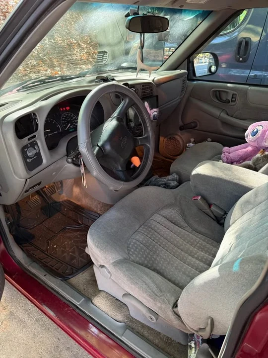 2002 Chevrolet S-10 Blazer 2nd Gen - Image 3 of 9
