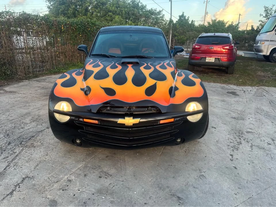 2004 Chevrolet SSR - Image 9 of 10