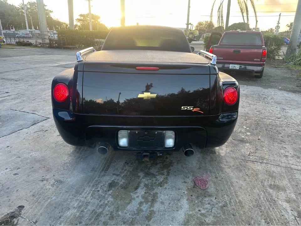 2004 Chevrolet SSR - Image 8 of 10