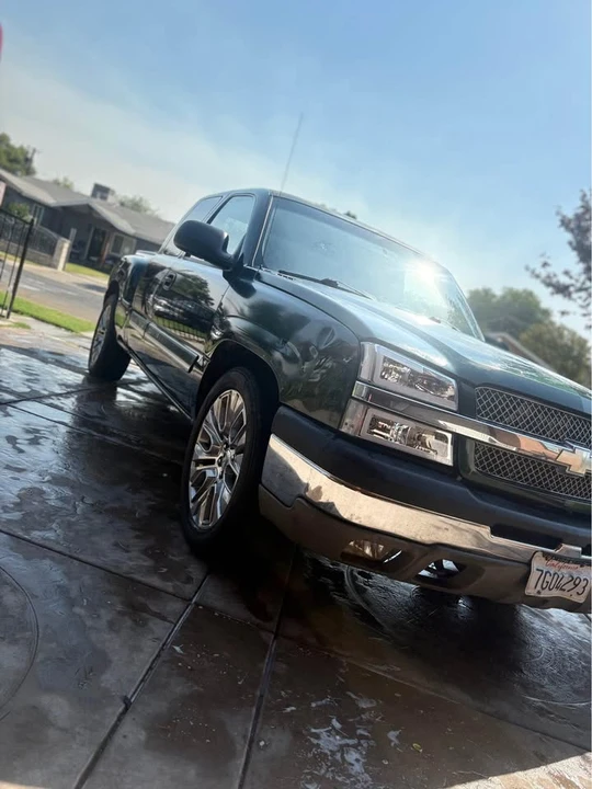 Chevrolet Silverado - Image 9 of 9