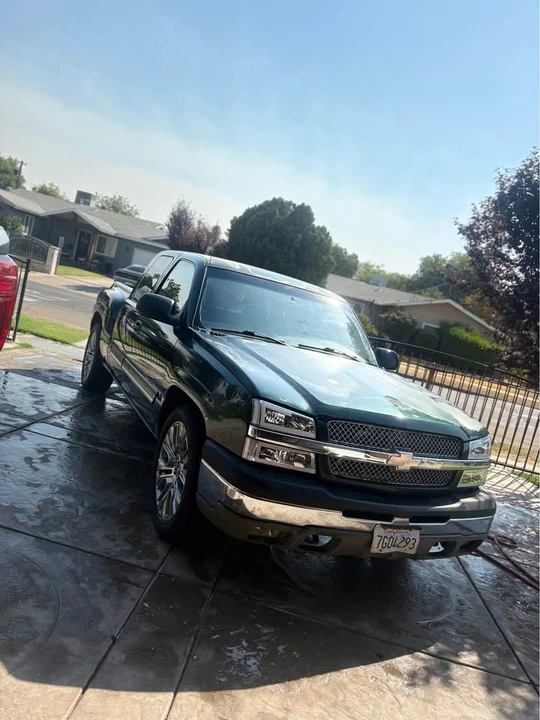 Chevrolet Silverado - Image 8 of 9