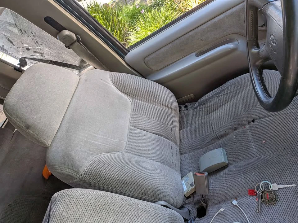 Chevrolet Silverado - Image 9 of 10
