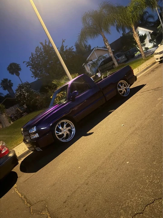 Chevrolet Silverado - Image 3 of 6
