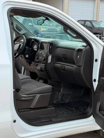2019 Chevrolet Silverado - Image 11 of 31