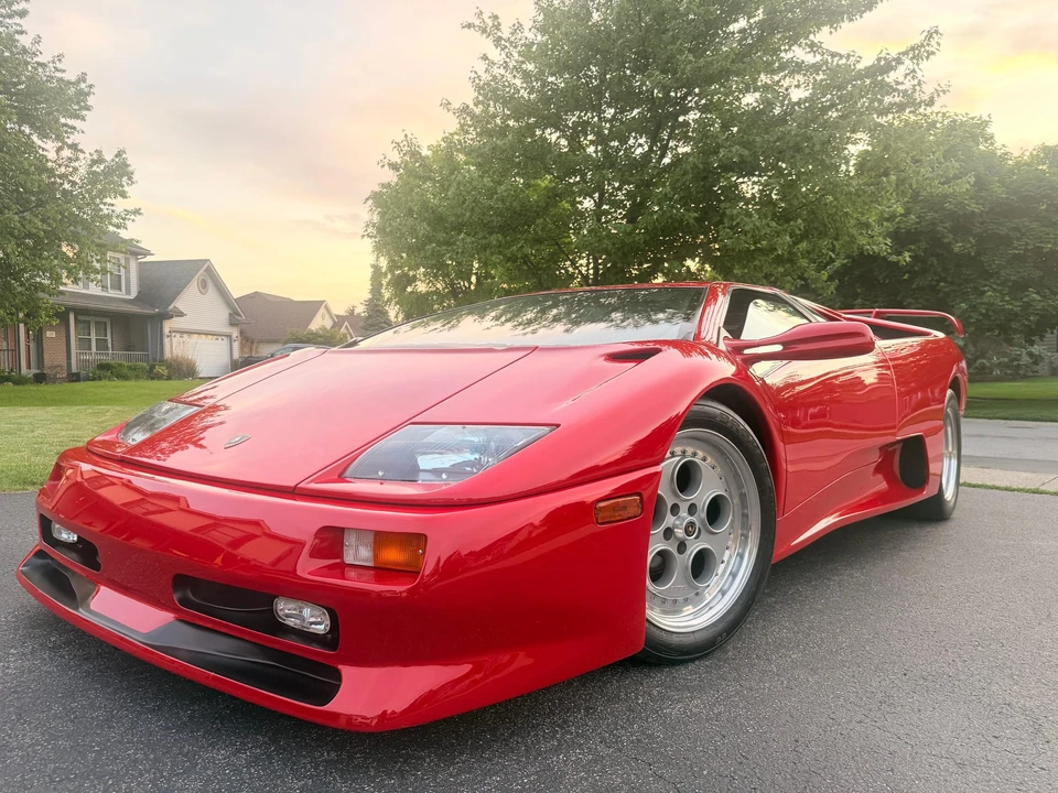 Lamborghini Diablo - Image 2 of 31