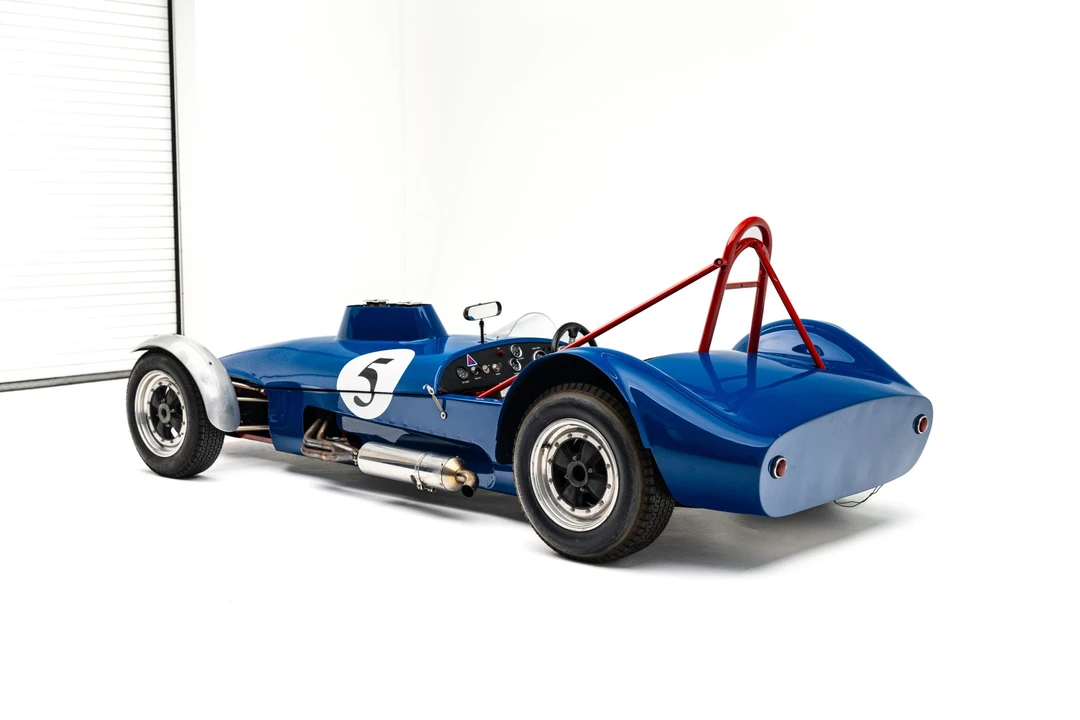 1966 Chevron - Image 10 of 31