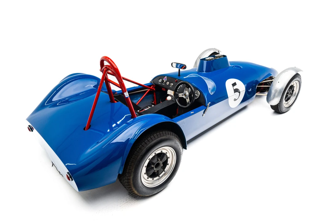 1966 Chevron - Image 7 of 31
