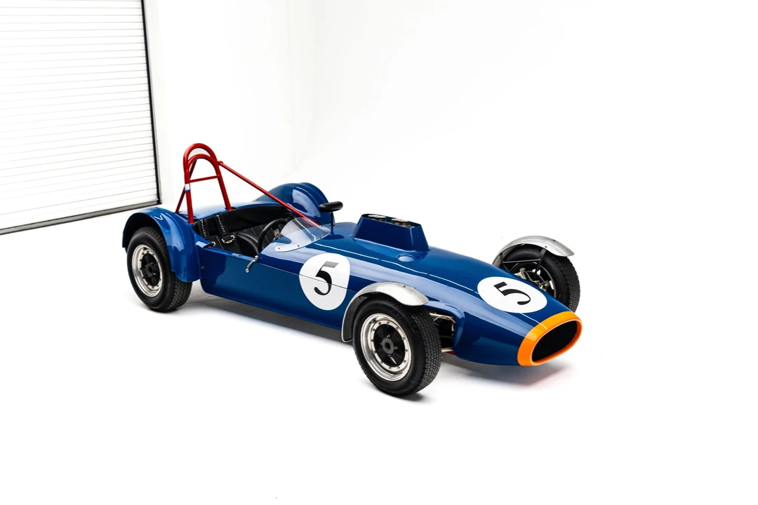 1966 Chevron - Image 3 of 31
