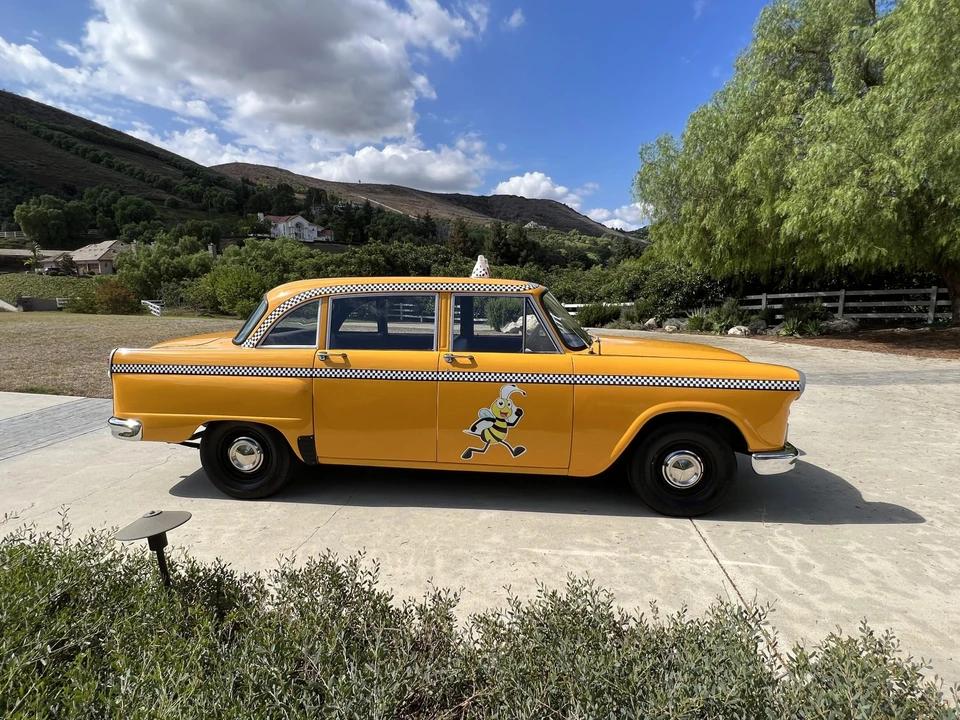 1969 Checker - Image 7 of 31