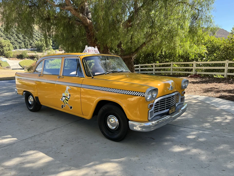 1969 Checker - Image 8 of 31