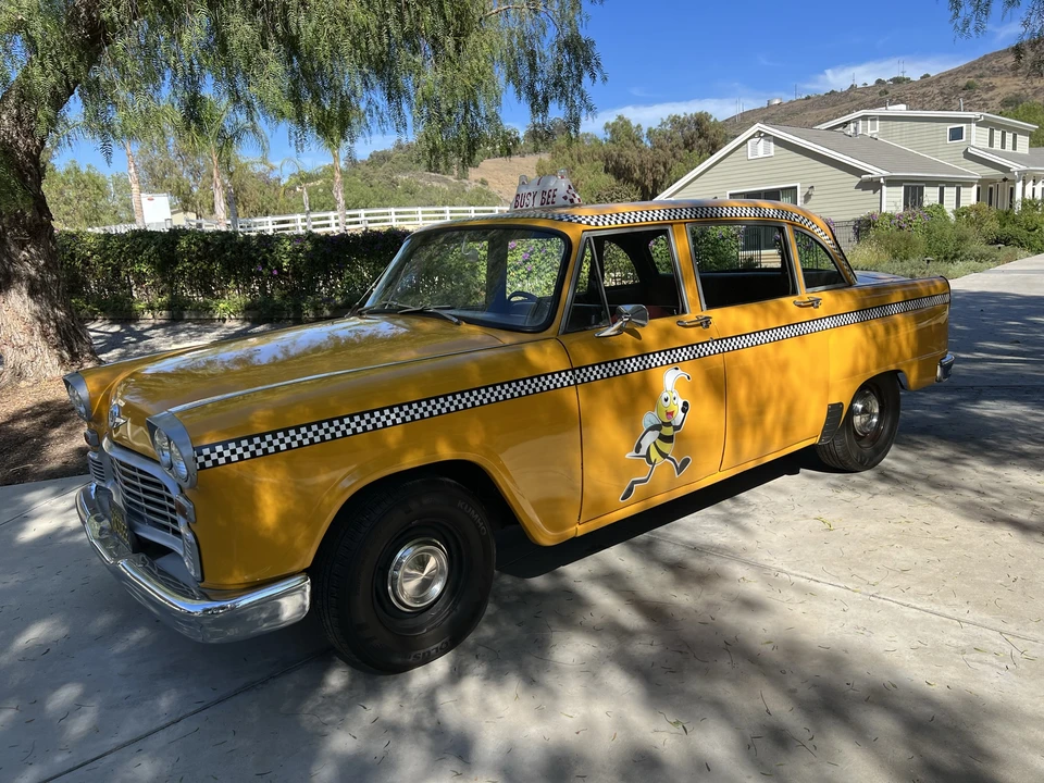 1969 Checker - Image 3 of 31
