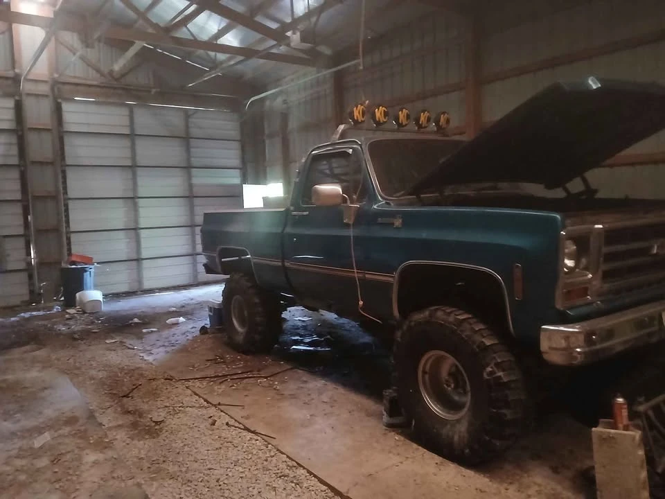 Chevrolet C/K 3rd Gen - Image 4 of 5