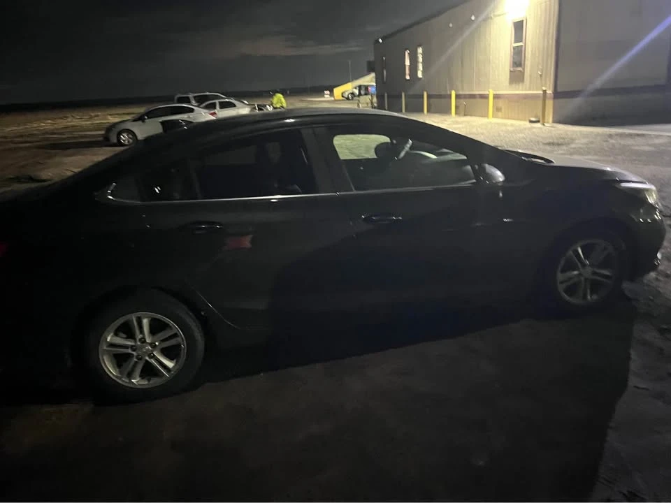 Chevrolet Cruze - Image 3 of 3