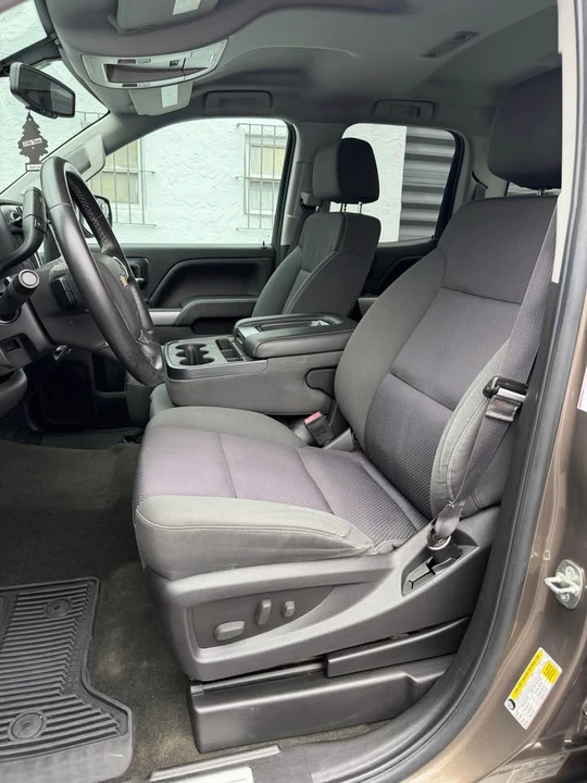 Chevrolet Silverado - Image 3 of 3