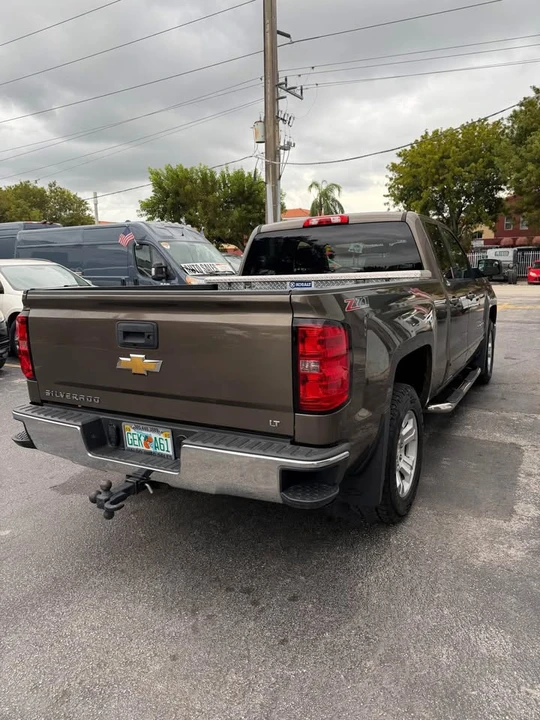Chevrolet Silverado - Image 2 of 3