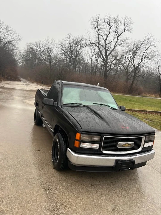 1997 Chevrolet Silverado - Image 2 of 9