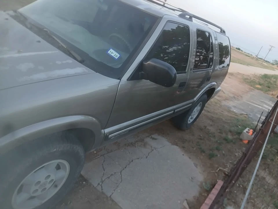 2000 Chevrolet S-10 Blazer 2nd Gen - Image 9 of 10