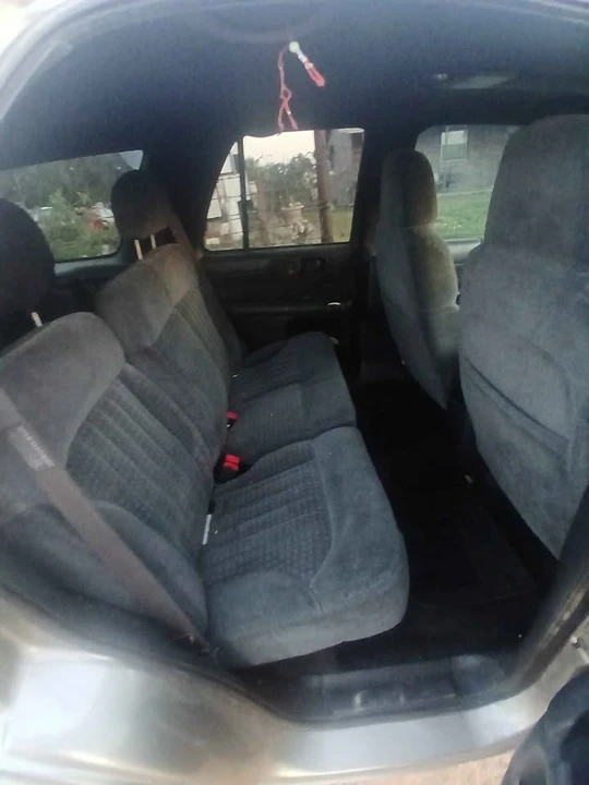 2000 Chevrolet S-10 Blazer 2nd Gen - Image 8 of 10