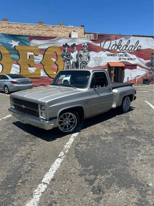 Chevrolet C/K 3rd Gen - Image 2 of 4