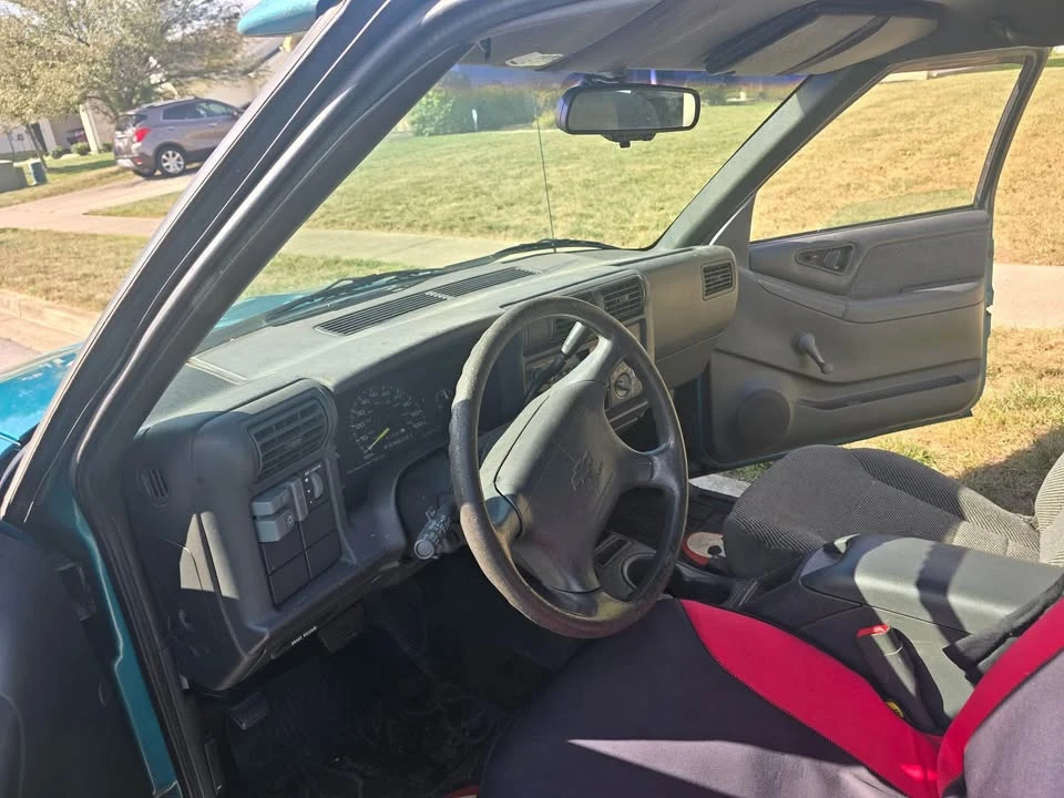 1996 Chevrolet S-10 - Image 7 of 9