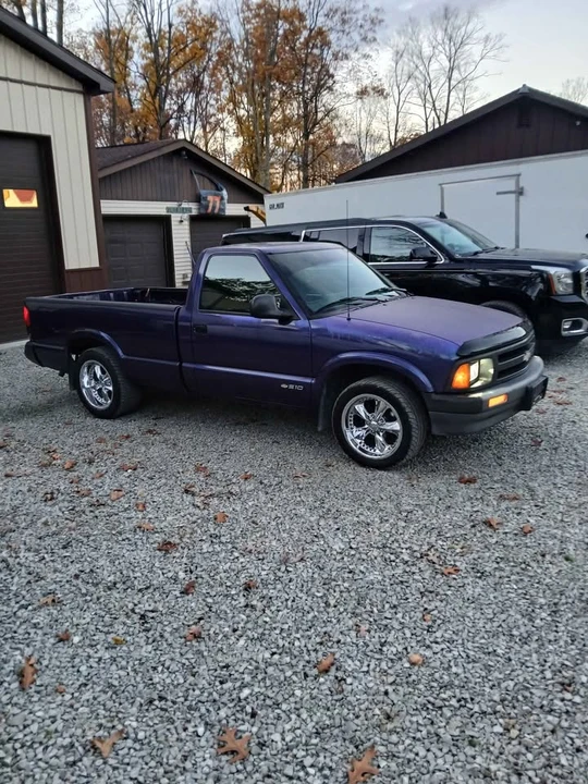 Chevrolet S-10 - Image 2 of 8