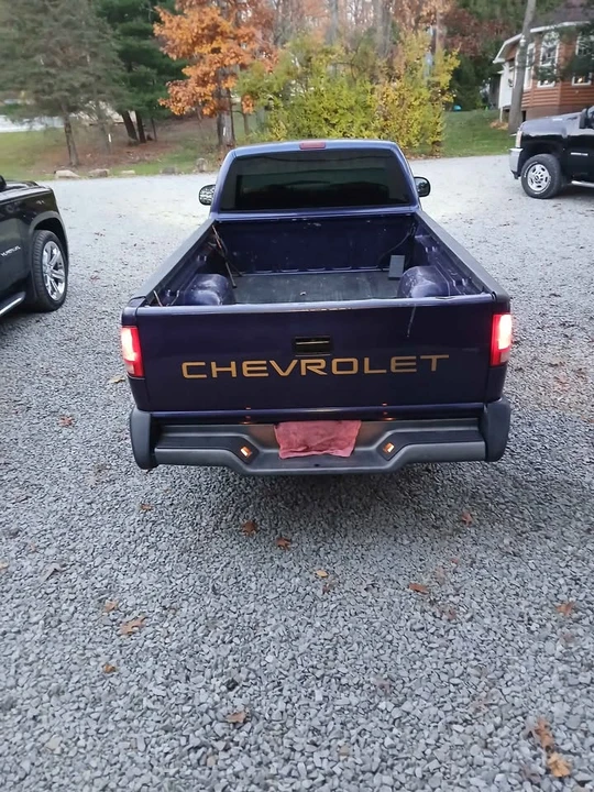 Chevrolet S-10 - Image 4 of 8