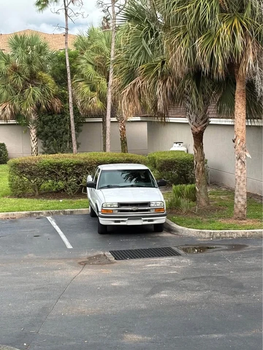 2003 Chevrolet S-10 - Image 3 of 10