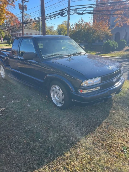 2001 Chevrolet S-10 - Image 5 of 5
