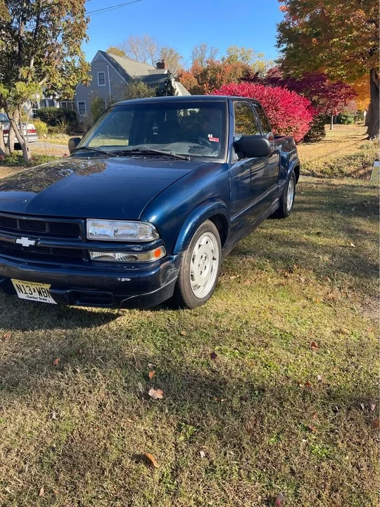 2001 Chevrolet S-10 - Image 3 of 5
