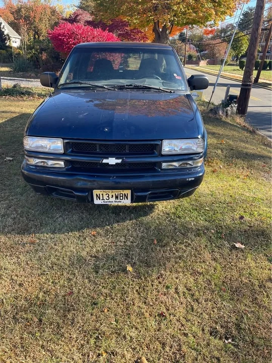 2001 Chevrolet S-10 - Image 4 of 5