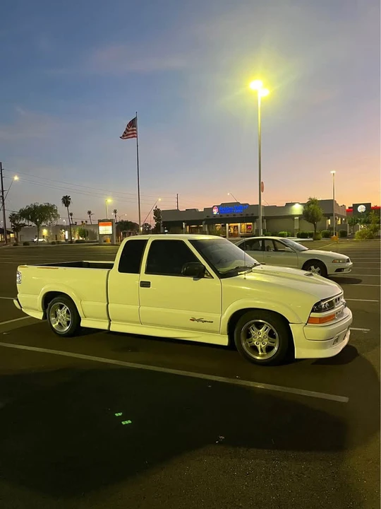2003 Chevrolet S-10 - Image 4 of 5