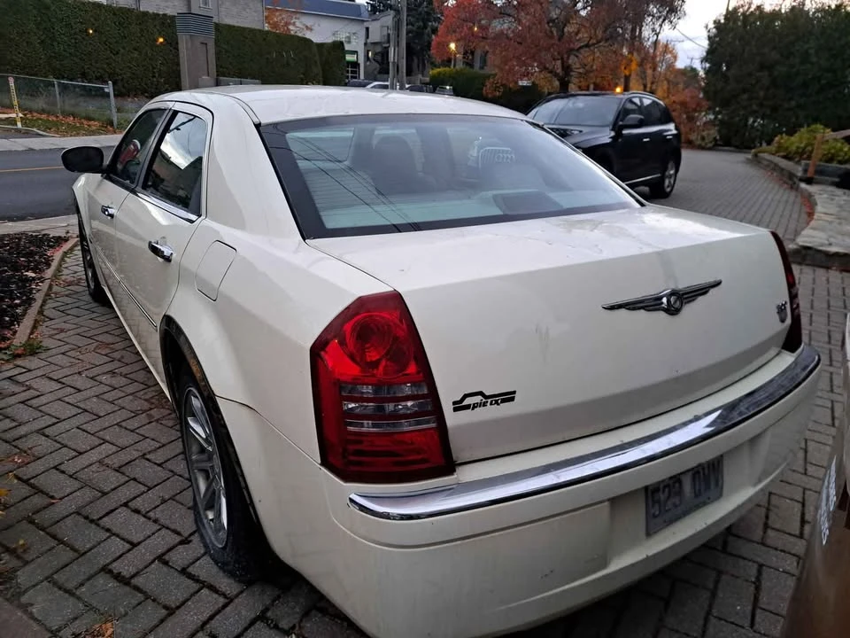 2005 Chrysler 300 (2005-2023) - Image 4 of 4
