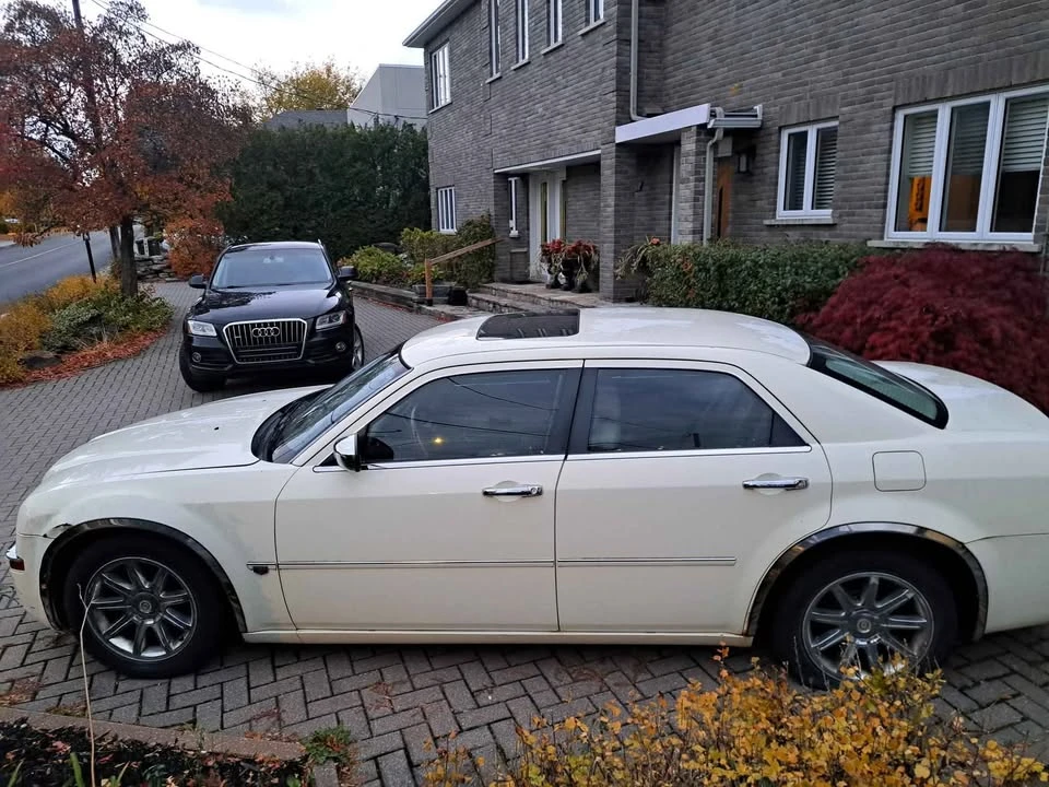 2005 Chrysler 300 (2005-2023) - Image 3 of 4