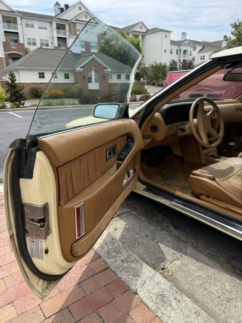 1989 Chrysler TC by Maserati - Image 2 of 8