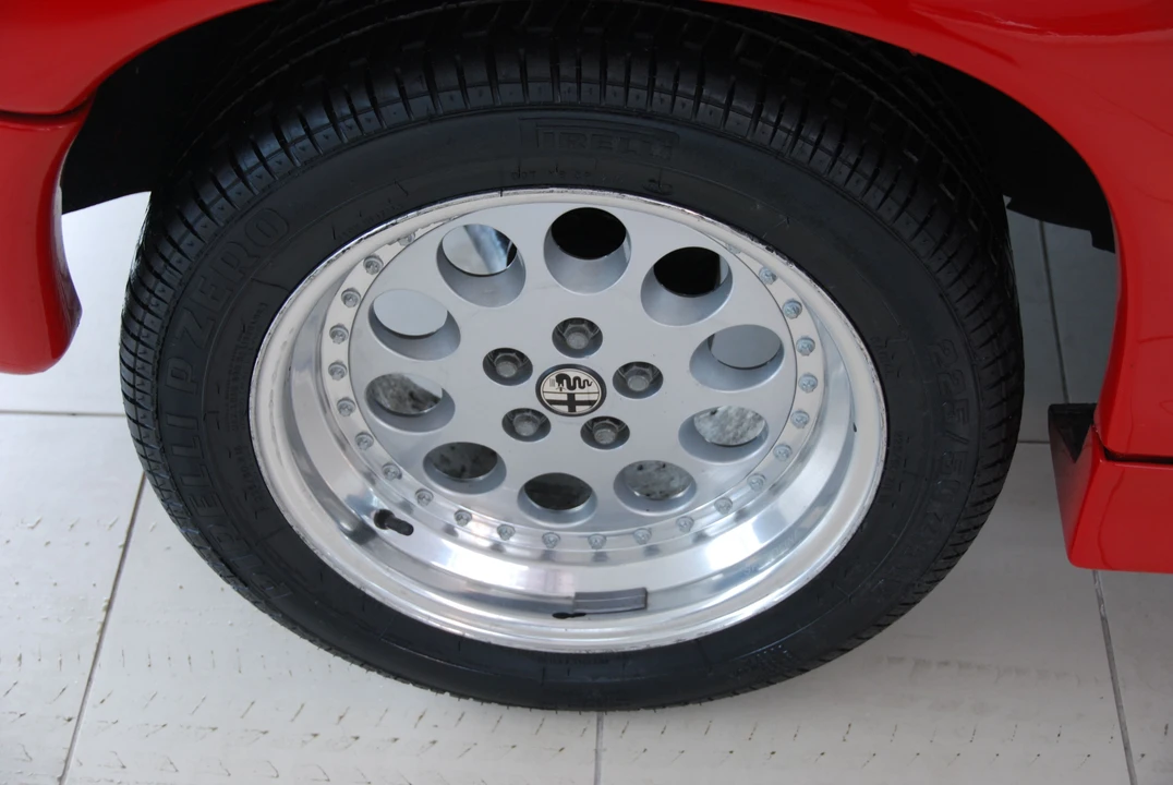 1991 Alfa Romeo SZ - Image 9 of 10