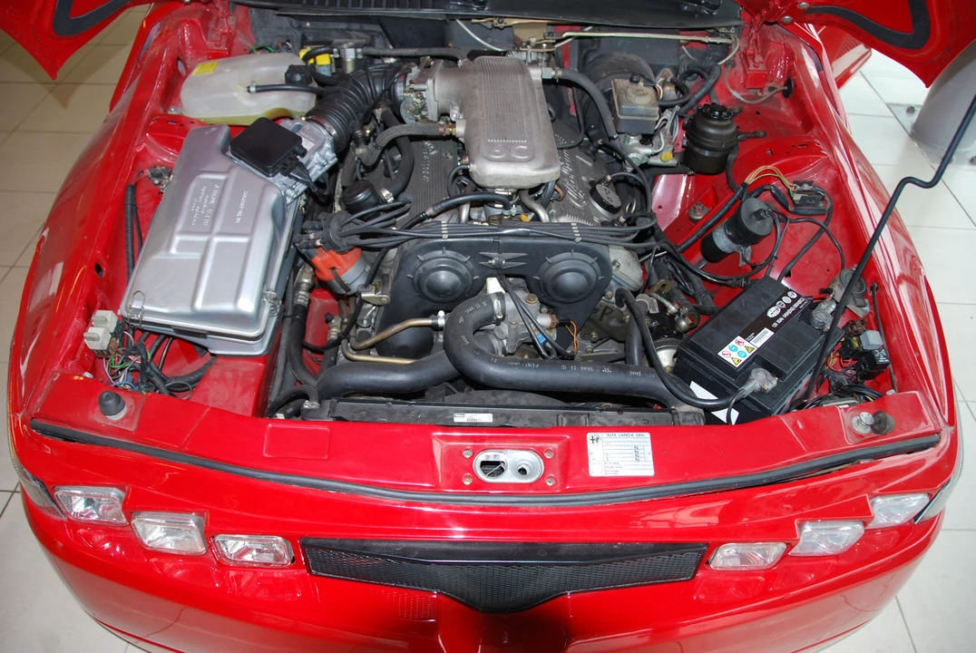 1991 Alfa Romeo SZ - Image 3 of 10
