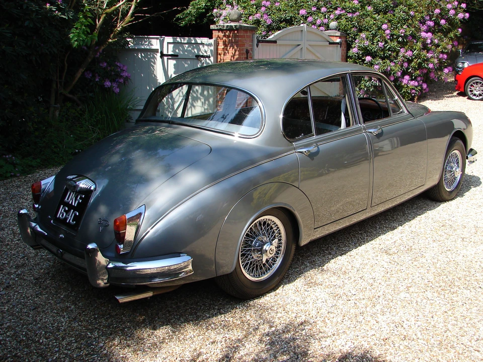 1965 Daimler - Image 6 of 9