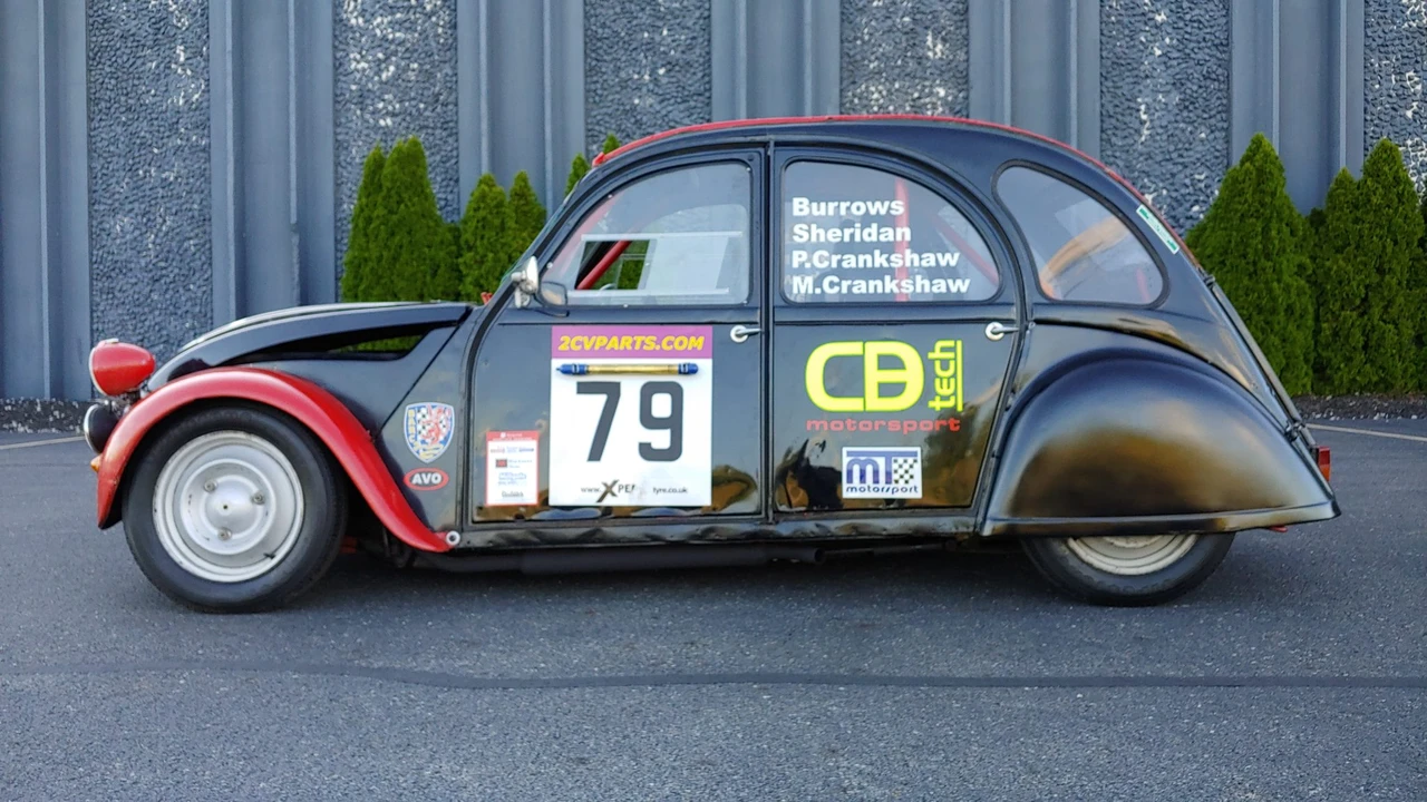 Citroen 2CV - Image 2 of 31
