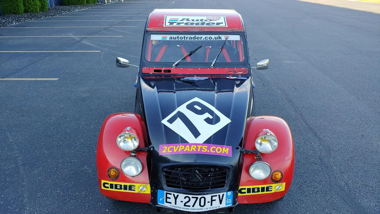 Citroen 2CV - Image 10 of 31