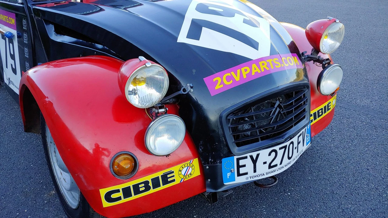 Citroen 2CV - Image 9 of 31