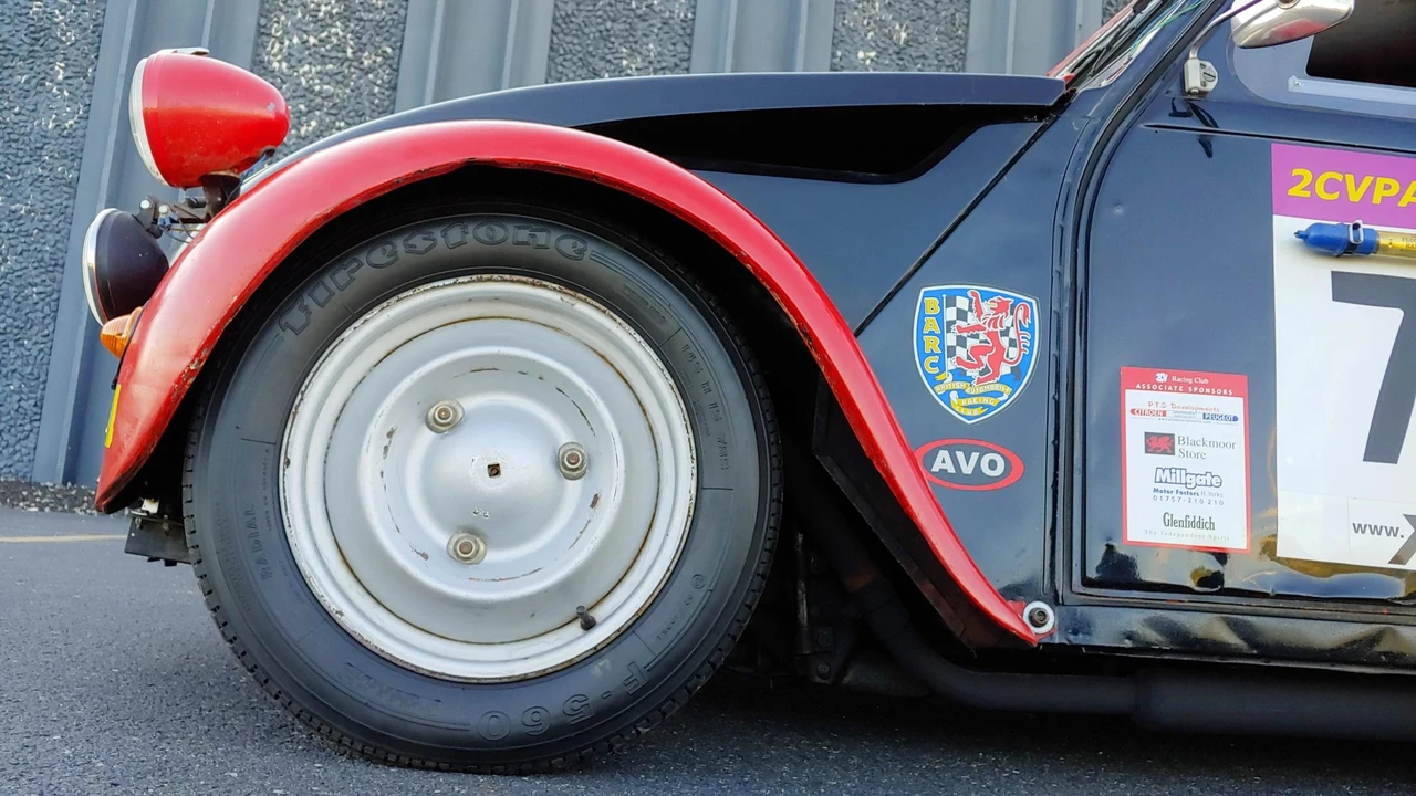 Citroen 2CV - Image 11 of 31