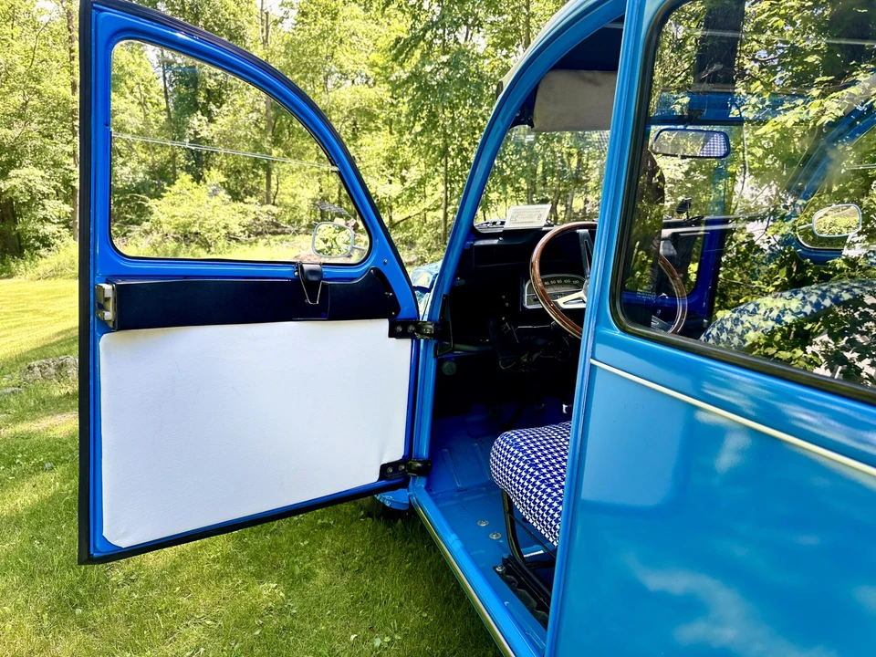 Citroen 2CV - Image 17 of 31