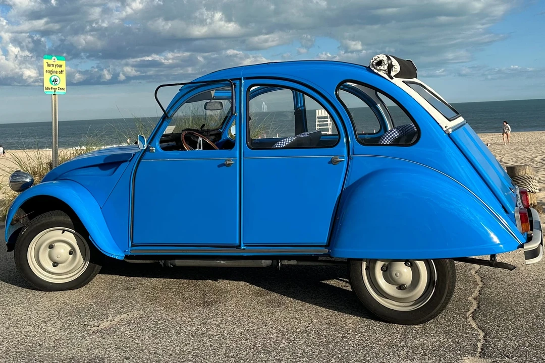 Citroen 2CV - Image 2 of 31
