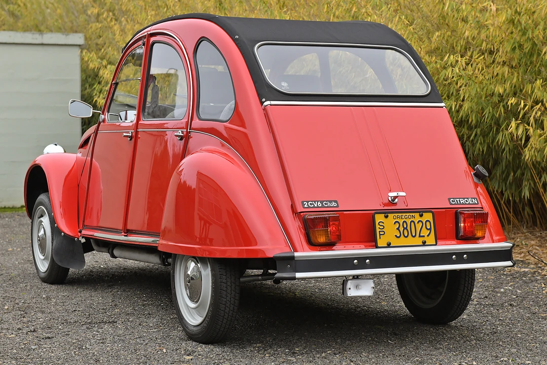 Citroen 2CV - Image 13 of 31