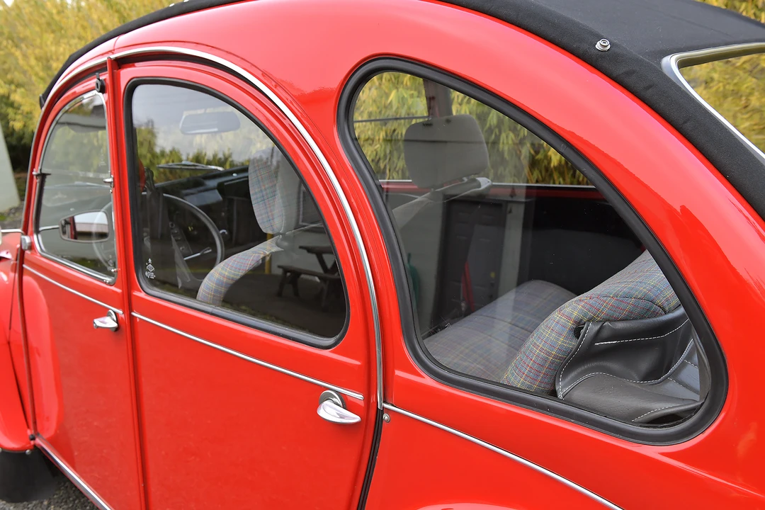 Citroen 2CV - Image 19 of 31