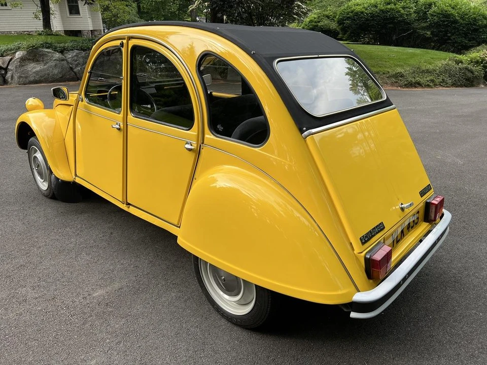 Citroen 2CV - Image 11 of 31