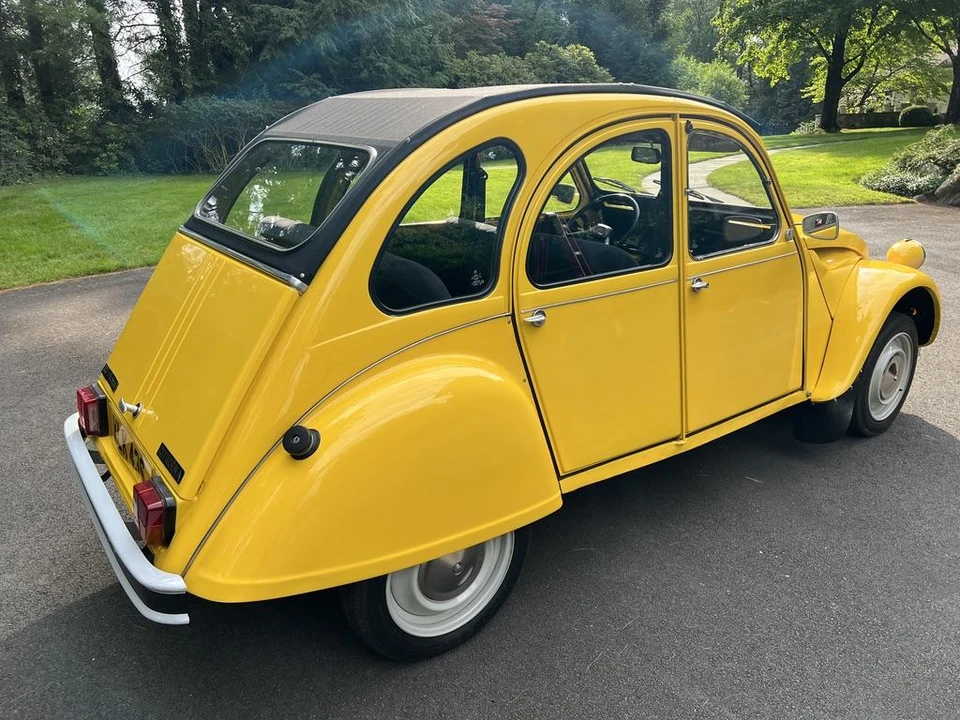 Citroen 2CV - Image 8 of 31