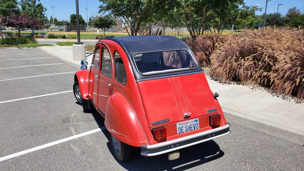 Citroen 2CV - Image 8 of 31