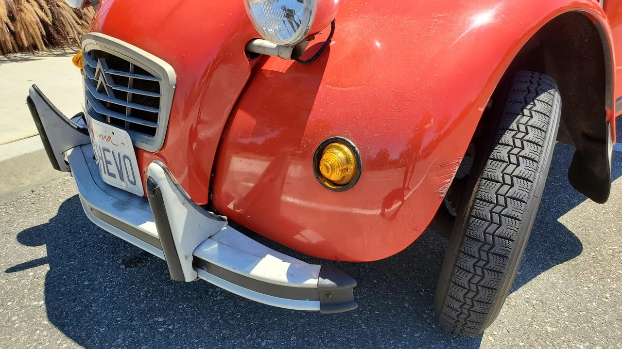 Citroen 2CV - Image 27 of 31